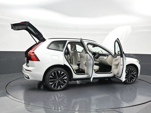 New 2026 Volvo XC60 B5 Ultra w/ Protection Package Premier AWD/4WD image 29