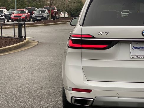 Used 2024 BMW X7 xDrive40i image 54