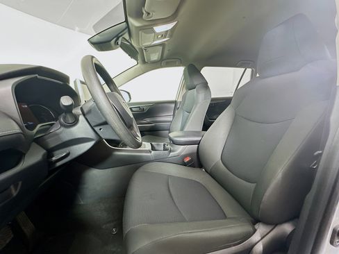 Used 2024 Toyota RAV4 LE image 13