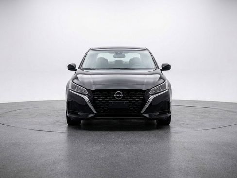 Used 2025 Nissan Altima 2.5 SV image 2