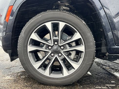 Used 2024 Jeep Grand Cherokee L Overland w/ Advanced Protech Group III image 10