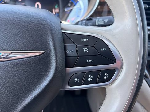 Used 2021 Chrysler Pacifica Limited w/ Premium & Safety Sphere Group FWD image 20