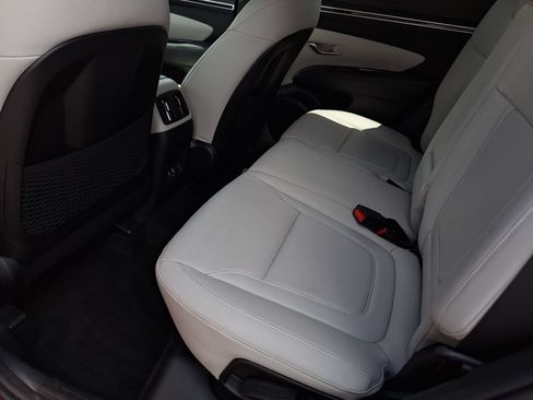 Certified 2022 Hyundai Tucson Limited AWD/4WD image 12