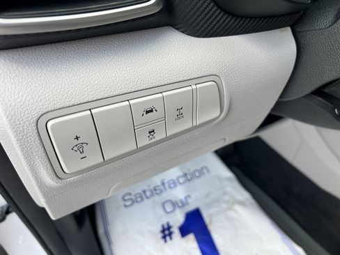 Used 2019 Hyundai Tucson SE AWD/4WD image 16