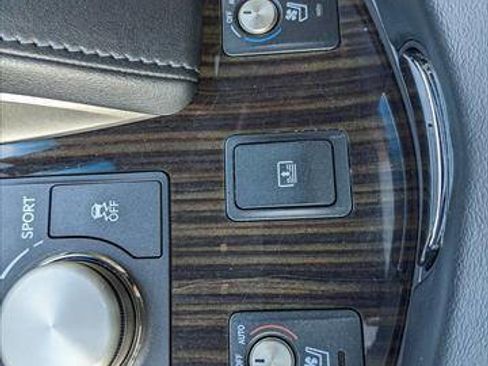 Used 2017 Lexus LS 460 AWD w/ Comfort Package image 23