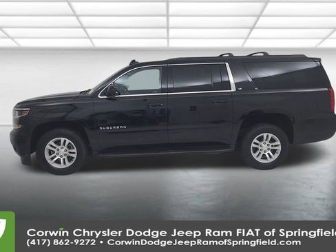 Used 2017 Chevrolet Suburban LT image 8