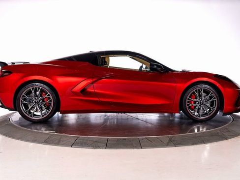 Used 2023 Chevrolet Corvette Stingray Premium Conv w/ Z51 Performance Package image 7