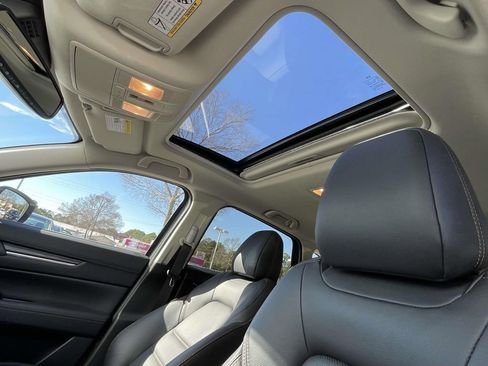 Used 2022 MAZDA CX-5 AWD 2.5 S w/ Premium Package image 16