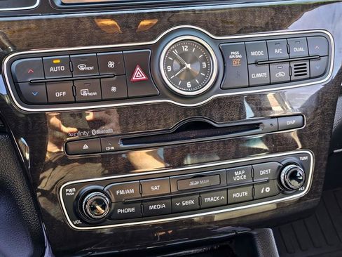 Used 2014 Kia Cadenza Premium w/ Luxury Package image 24