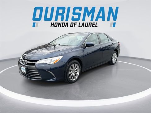 Used 2017 Toyota Camry XLE image 4