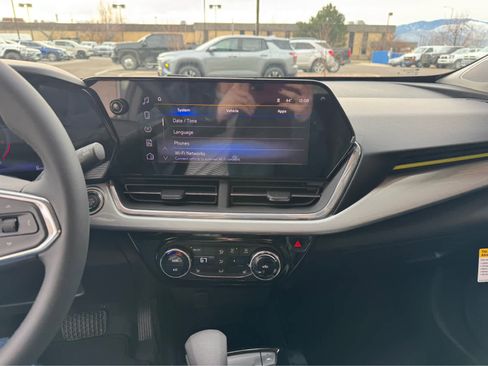 New 2026 Chevrolet Trax LT w/ Driver Confidence Package image 15