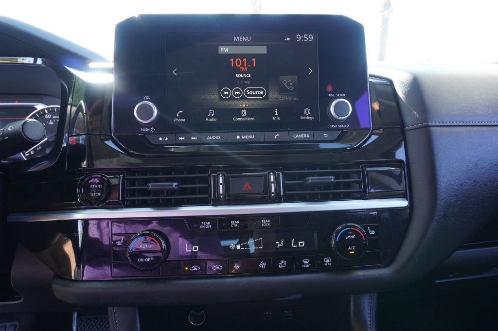 Certified 2025 Nissan Pathfinder SV FWD image 19
