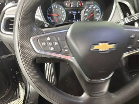 Used 2022 Chevrolet Equinox LS FWD image 16