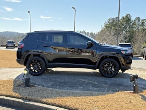 New 2026 Jeep Compass Latitude image 8