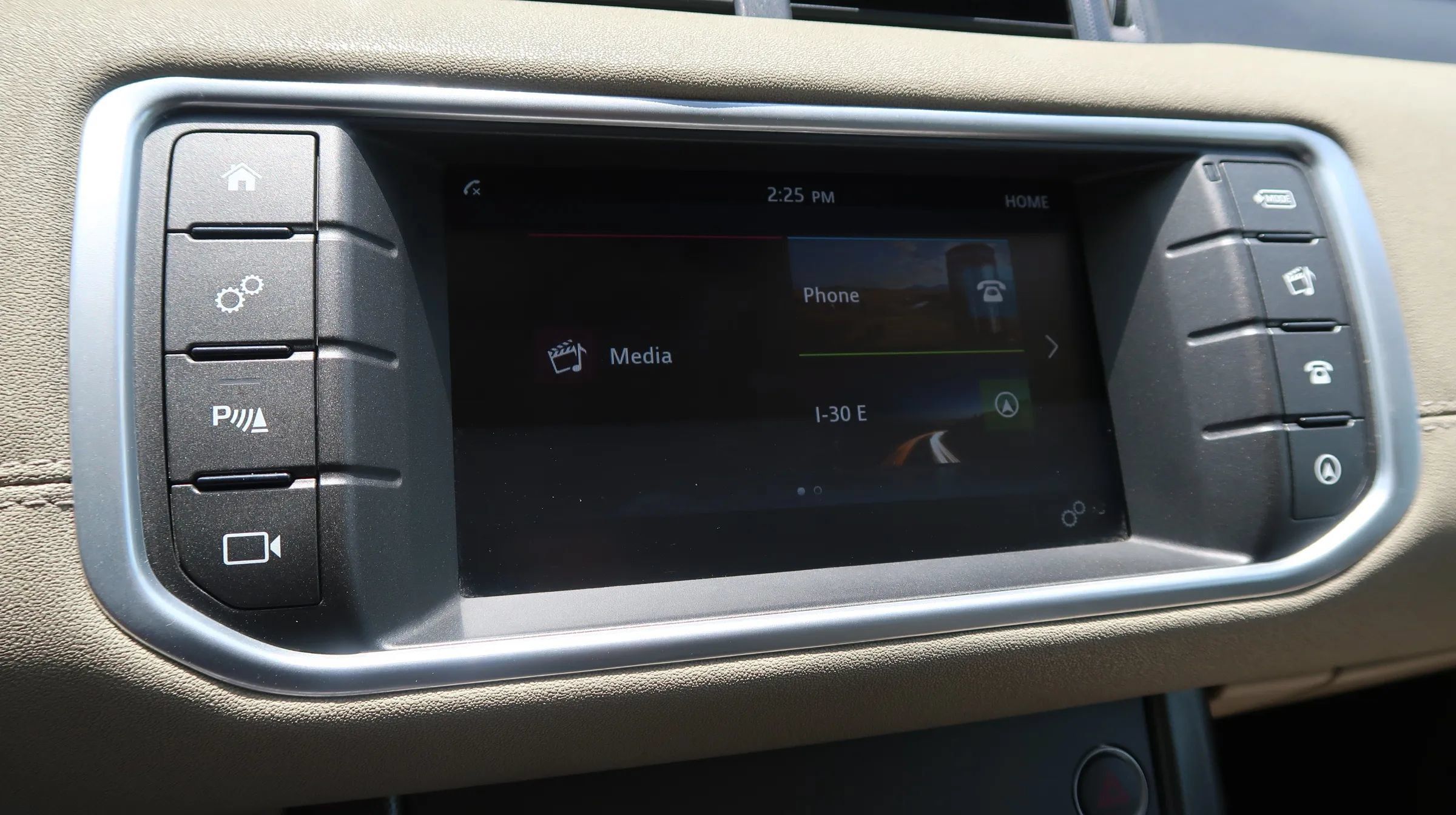 Used 2019 Land Rover Range Rover Evoque AWD/4WD image 40