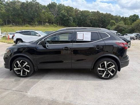 Used 2022 Nissan Rogue Sport SL w/ Premium Package FWD image 6