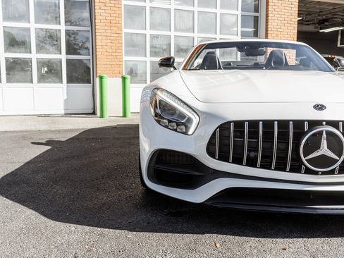 Used 2018 Mercedes-Benz AMG GT Roadster w/ Lane Tracking Package image 32