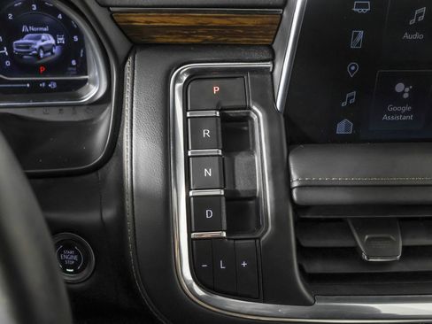 Used 2024 Chevrolet Suburban High Country image 38