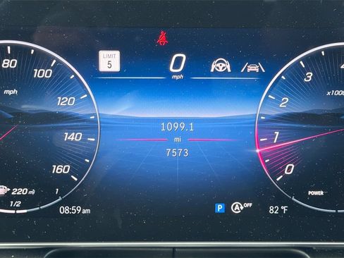 Used 2025 Mercedes-Benz GLC 300 image 25