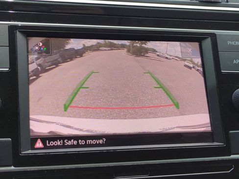 Used 2021 Volkswagen Tiguan S FWD image 19