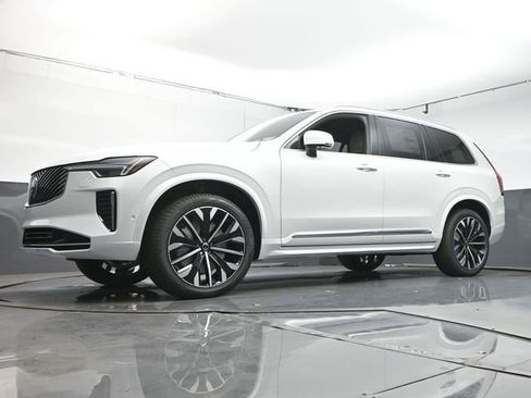 Used 2026 Volvo XC90 B6 Plus w/ Protection Package Premier image 36