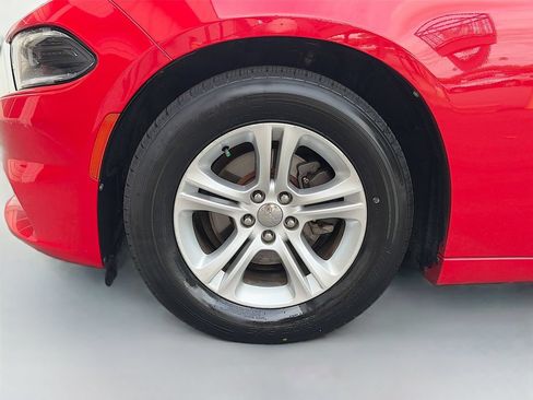Used 2020 Dodge Charger SXT w/ Leather Interior Group RWD image 32