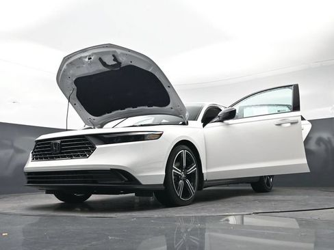 Certified 2026 Honda Accord SE image 42