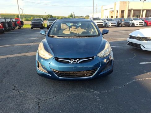 Used 2016 Hyundai Elantra SE FWD image 2