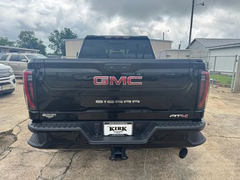 Used 2025 GMC Sierra 2500 AT4 w/ AT4 Preferred Package AWD/4WD image 4