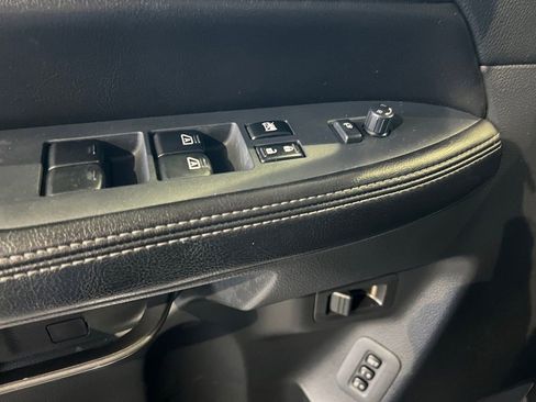 Used 2013 Nissan Armada Platinum image 26