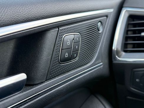 Used 2022 Ford Edge Titanium image 17