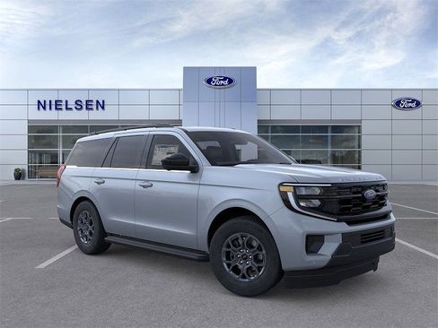 New 2025 Ford Expedition Active image 7