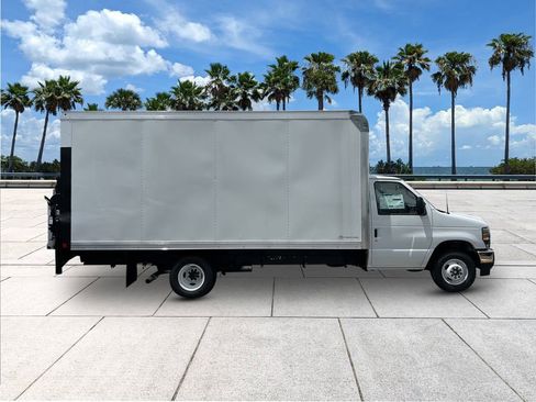 New 2026 Ford E-350 and Econoline 350 Super Duty w/ Power Equipment Group image 8