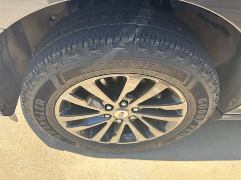 Used 2020 Ford Expedition Limited RWD image 14