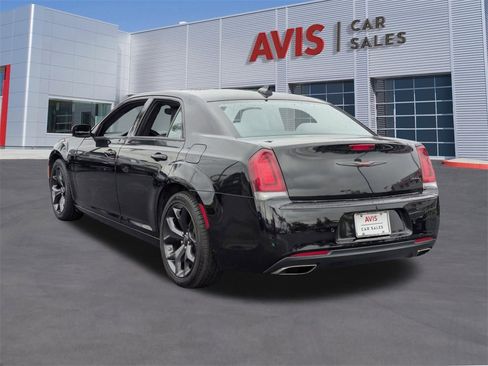 Used 2023 Chrysler 300 S image 9