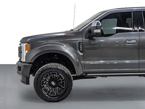 Used 2017 Ford F250 Platinum w/ Platinum Ultimate Package image 11