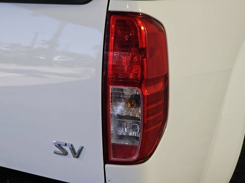Used 2013 Nissan Frontier SV w/ SV Value Truck Pkg RWD image 27