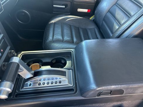 Used 2005 HUMMER H2 w/ Preferred Equipment Group AWD/4WD image 16