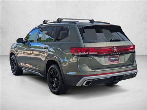 Used 2024 Volkswagen Atlas Peak Edition SE AWD/4WD image 8