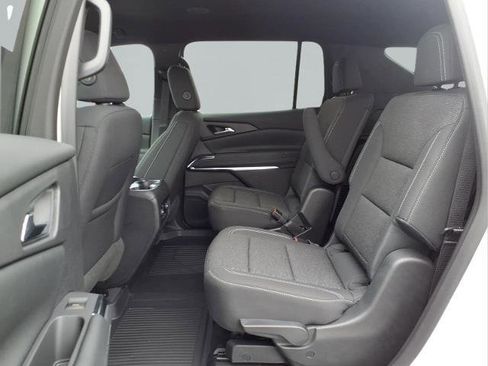 Used 2025 Chevrolet Traverse LT w/ Driver Confidence Package FWD image 20