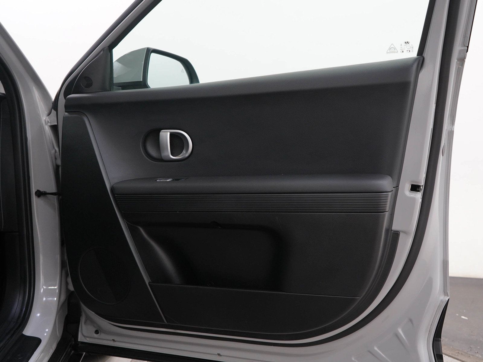 Certified 2024 Hyundai Ioniq 5 SE AWD/4WD image 9