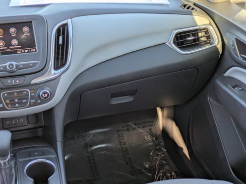 Used 2024 Chevrolet Equinox LT image 18