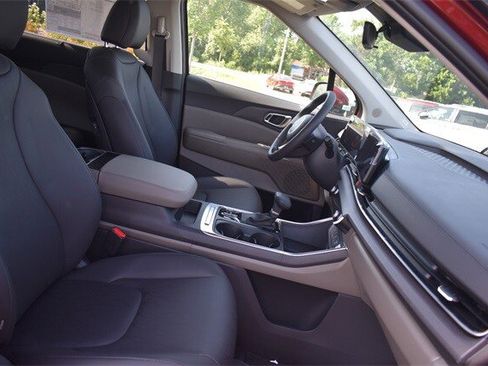 New 2026 Kia Carnival EX image 13