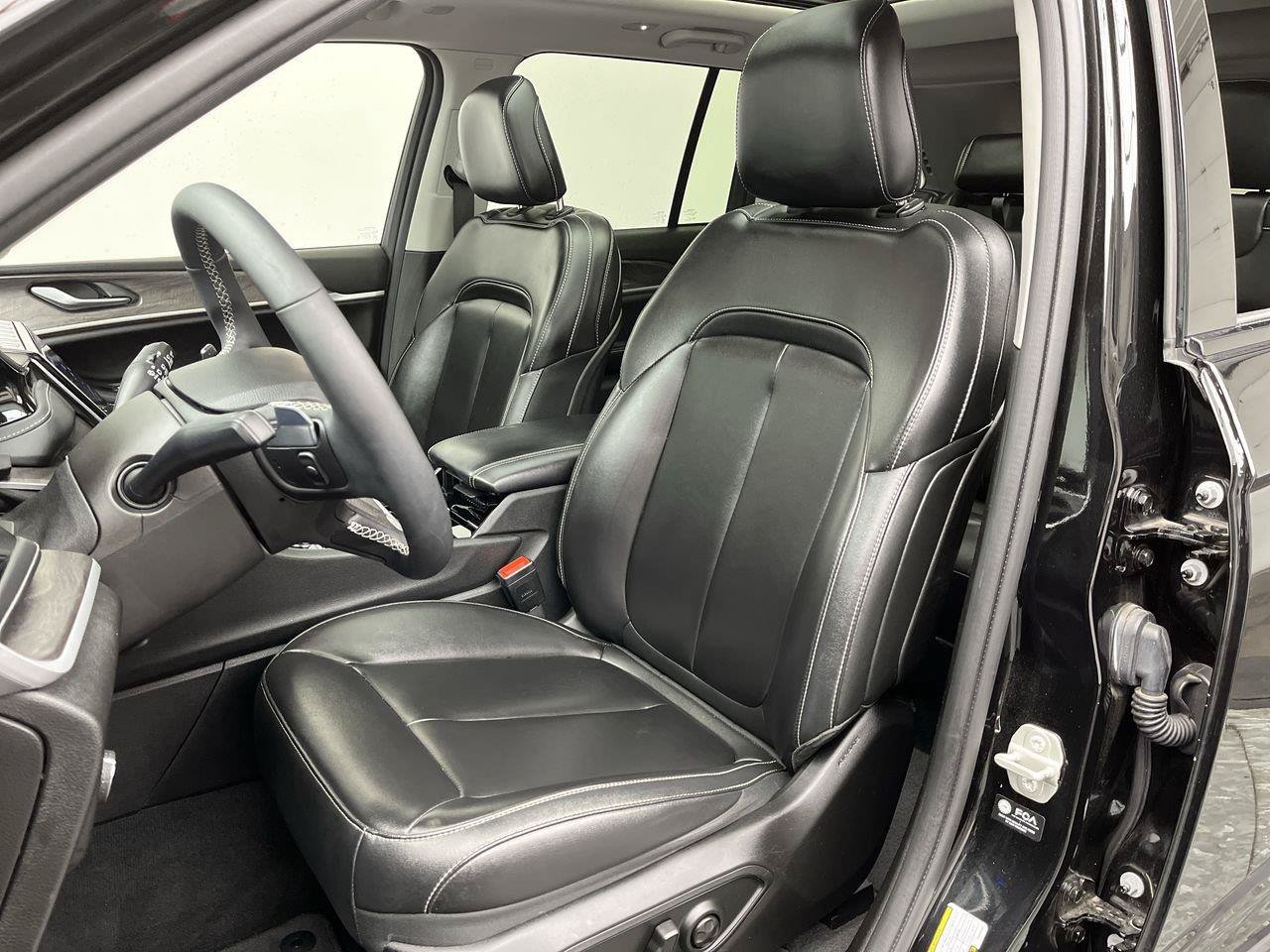 Used 2023 Jeep Grand Cherokee 4WD 4xe image 11