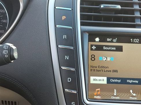 Used 2017 Lincoln MKX Reserve w/ Lincoln MKX Climate Package image 19