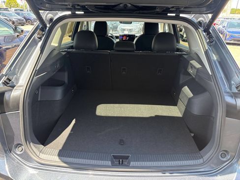 Used 2026 Volkswagen Tiguan SE AWD/4WD image 28