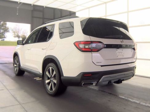 Used 2023 Honda Pilot Elite image 2