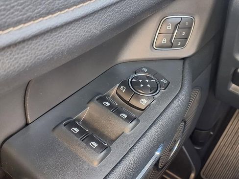 Used 2024 Ford Expedition XLT image 12