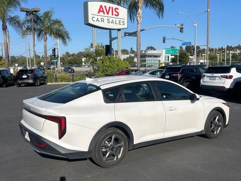 Used 2025 Kia K4 LXS image 3