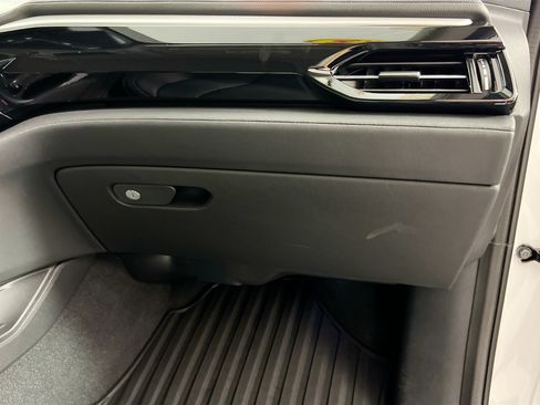 Used 2025 Acura MDX SH-AWD image 34